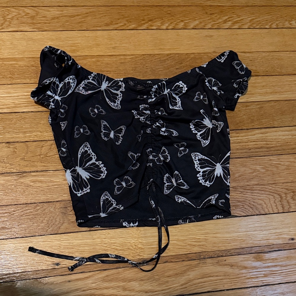 Black Butterfly Ruched Tie-Front Crop Top